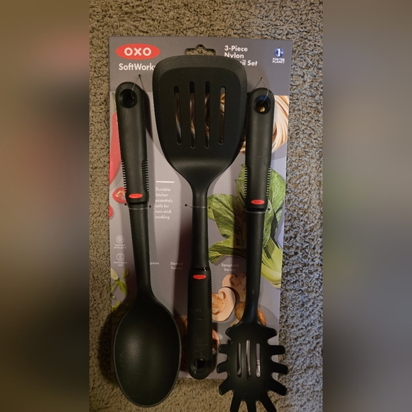 OXO Black Kitchen Utensil Set - Picture 2 of 3
